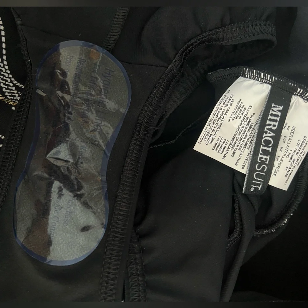 MIRACLE-SUIT plus size slimming tummy control linked Oceanus swimsuit - Picture 5 of 5